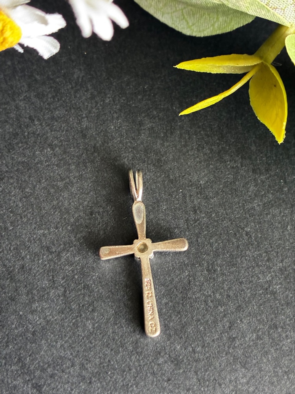 925 Silver pendant,Polished Silver Cross Pendant Necklace with Center Accent - Picture 4 of 6